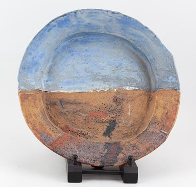 Lot 586 - ROBIN WELCH (1936-2019); a large stoneware...