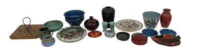 Lot 621 - A quantity of sundry art pottery including...