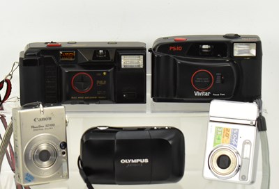Lot 182 - Five modern pocket cameras, comprising a Canon...