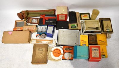 Lot 171 - A quantity of vintage cameras, camera...