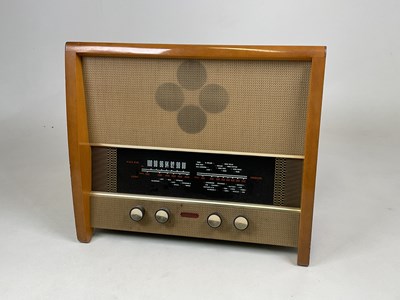 Lot 142 - MURPHY; a mid 20th century A262 radio,...