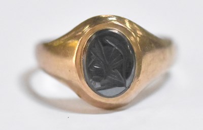 Lot 1361 - A 9ct yellow gold intaglio set signet ring,...