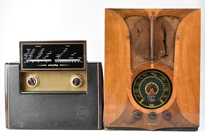 Lot 498 - A vintage Murphy BA228 portable radio with...