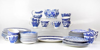 Lot 280 - A collection of porcelain and pottery,...