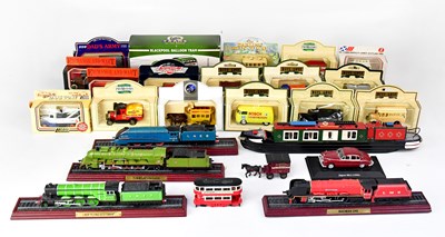 Lot 523 - A collection of diecast and other model cars,...