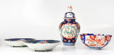 Lot 313 - A Japanese Imari pattern covered ginger jar...