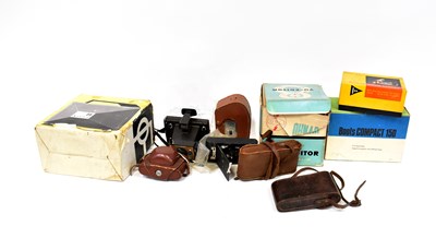 Lot 472 - A collection of cameras and projectors