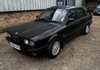 Lot 1003 - BMW; a 1990 3-Series 325i Touring in black,...