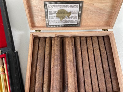 Lot 76 - A box of Roy Frampton cigars of various sizes,...