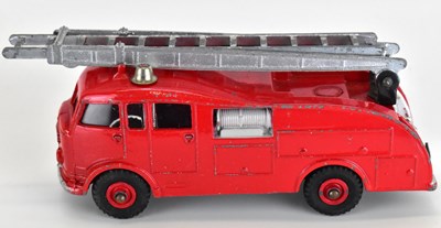 Lot 229 - DINKY SUPERTOYS