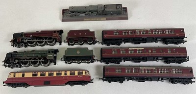 Lot 164 - HORNBY; train engine, Railcar two rail 00...