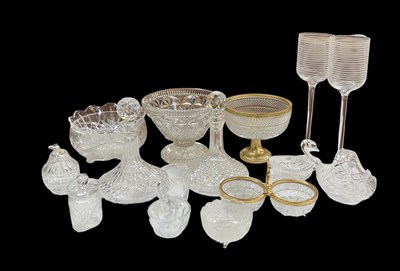 Lot 671 - A quantity of cut and crystal glassware...