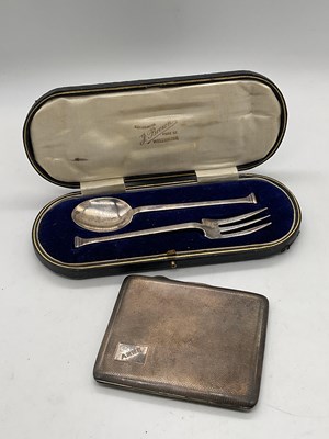 Lot 1490 - A George V hallmarked silver cigarette case of...