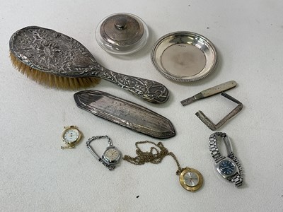 Lot 559 - A mixed lot comprising various silver items...