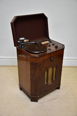 Lot 754 - RUSHWORTH & DRAPER LTD; a walnut cased...