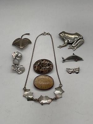 Lot 1298 - A group of contemporary silver and white metal...