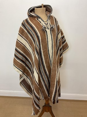 Lot 1050 - A Peruvian poncho.