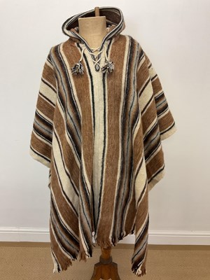 Lot 1050 - A Peruvian poncho.
