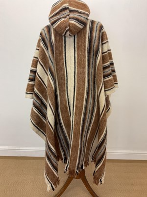 Lot 1050 - A Peruvian poncho.