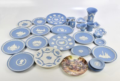 Lot 794 - WEDGWOOD; a collection of jasperware including...