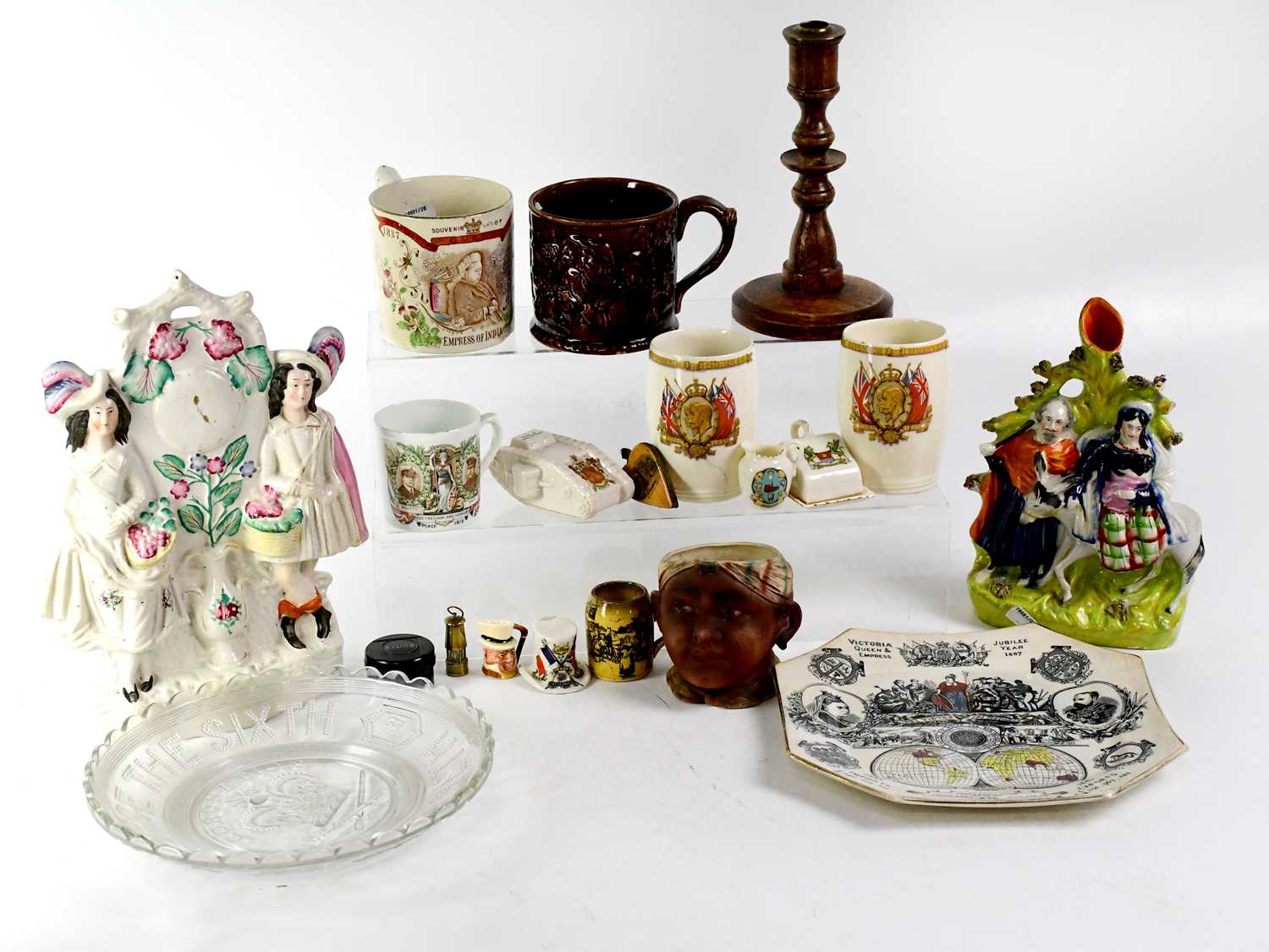 Lot 267 - A group of late 19th and early 20th century ceramics