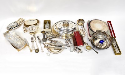 Lot 839 - A collection of plated ware to include boxed...