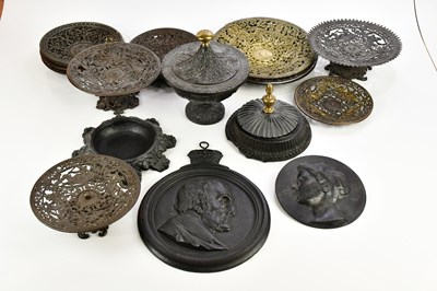 Lot 549 - A collection of Victorian and later metalware...