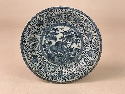 Lot 373 - An 18th century Chinese blue and white floral...