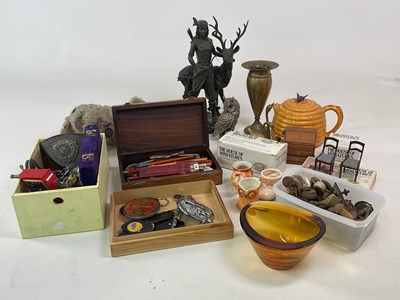 Lot 6 - A large collection of collectors' items...