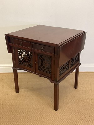 Lot 821 - A reproduction mahogany cock fighting table,...