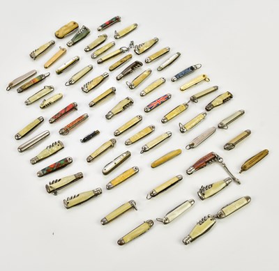 Lot 439 - A collection of various penknives including...