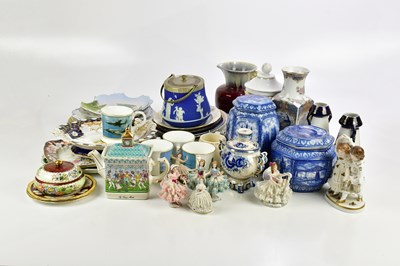 Lot 793 - An assortment of decorative ceramics including...