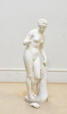 Lot 488 - A large early 20th century carved marble...