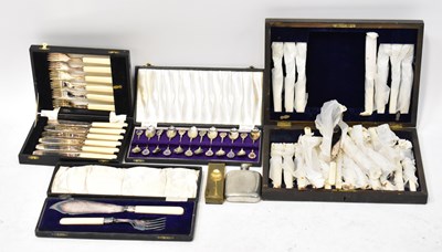 Lot 720 - A collection of plated ware to include teapots,...