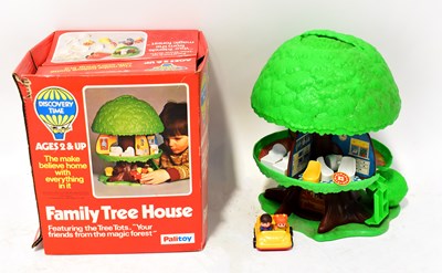 Lot 421 - PALITOY; a vintage boxed 'Family Tree House'.