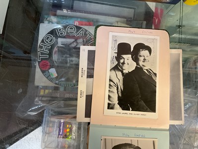 Lot 291 - A well-stocked autograph album containing...
