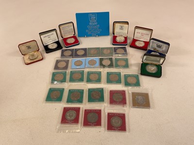 Lot 689 - A quantity of silver proof and other coins,...