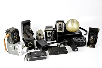 Lot 474 - A collection of film and cine cameras