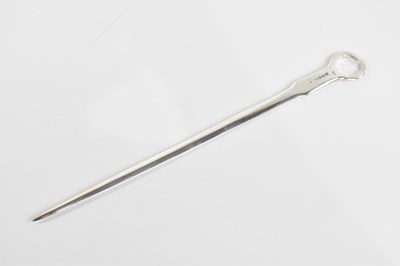 Lot 167 - A William IV hallmarked silver meat skewer...