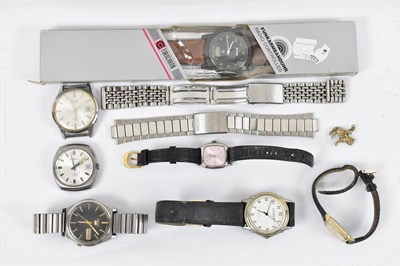 Lot 785 - Six assorted gentleman's and lady's watches on...