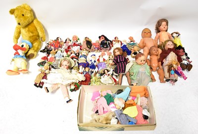 Lot 286 - A quantity of costume dolls and various 20th...