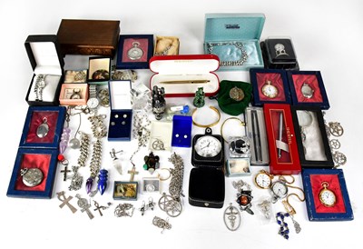 Lot 812 - A quantity of costume jewellery to include...