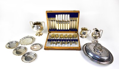 Lot 719 - A small quantity of plated items, comprising a...