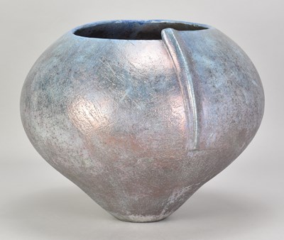 Lot 715 - STEPHEN MURFITT (born 1953); a round raku...