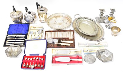 Lot 717 - A quantity of silver plated items to include a...