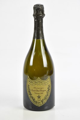 Lot 763 - CHAMPAGNE; a single bottle of Moet & Chandon...