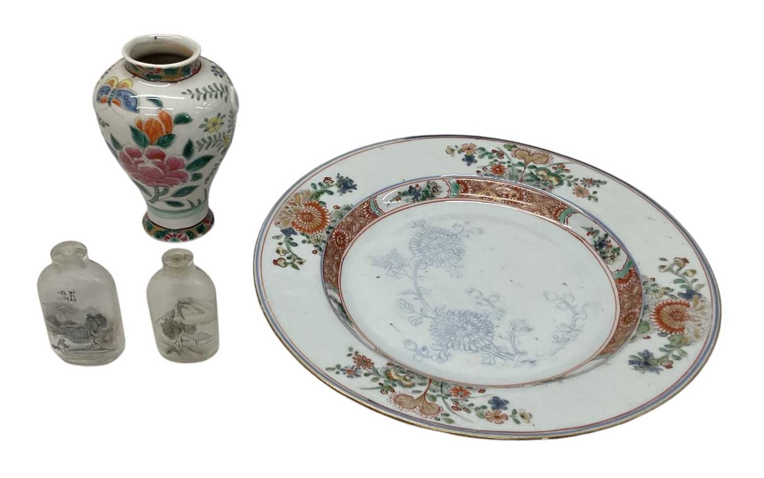 Lot 574 - A Chinese porcelain Famille Rose vase,...