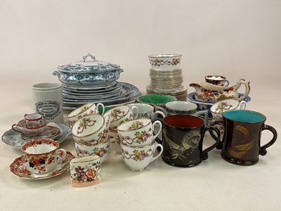 Lot 295 - A quantity of ceramics including blue and...