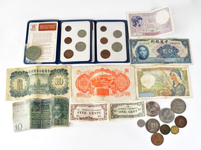 Lot 813 - A collection of UK and World coinage to...