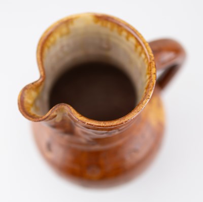 Lot 50 - JIM KEELING for Whichford Pottery; a slipware...